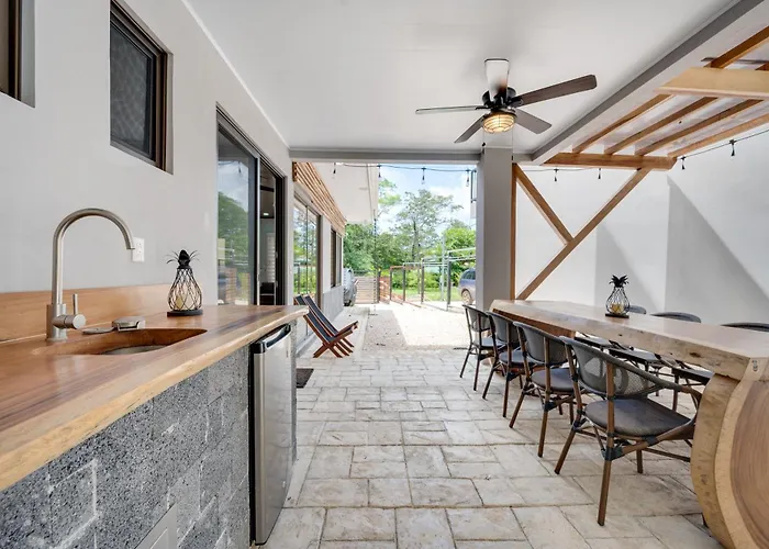 Vakantiehuis 3 Mi To Playa Avellana! Modern Home W/ Pool Access